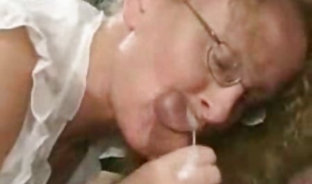 MILF خانه دار ژاپنی دوستان پسر را رقص سکسی دانلود اغوا می کند - 1